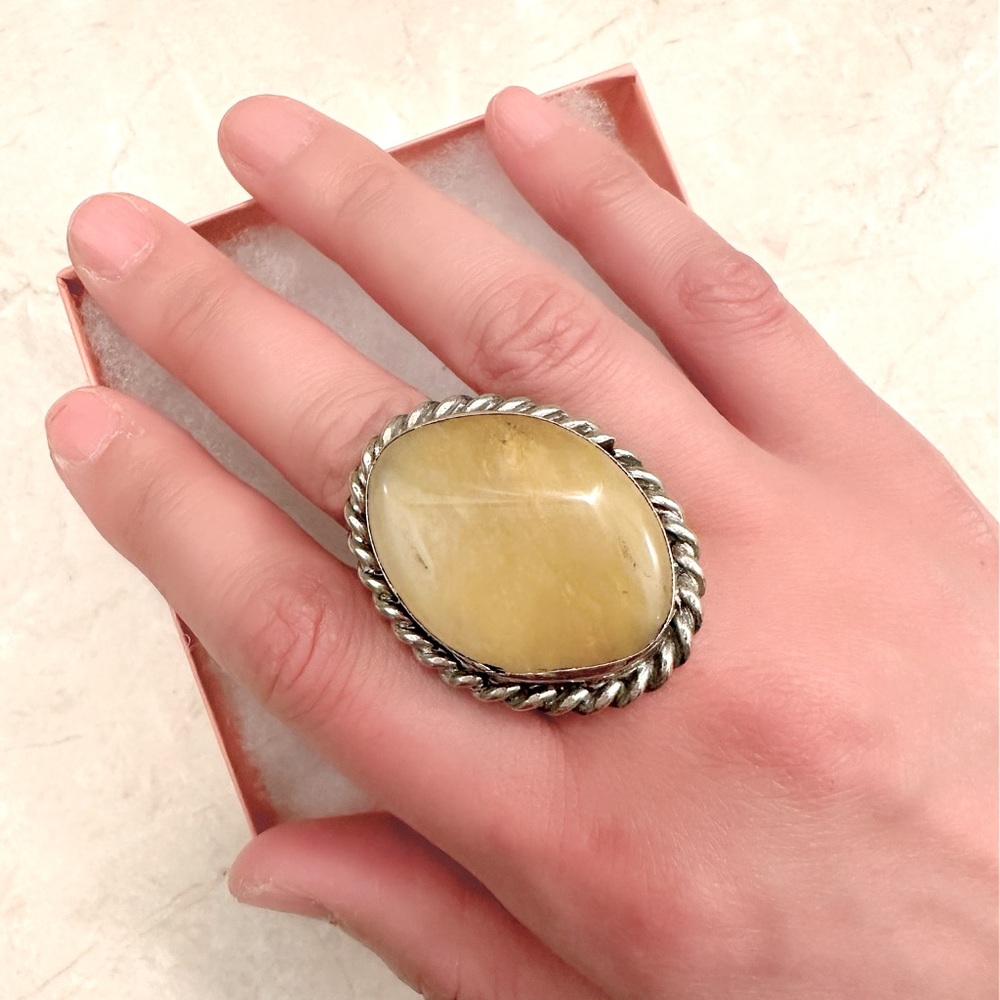 GORGEOUS MEXICAN SILVER TWIST DETAIL STONE RING